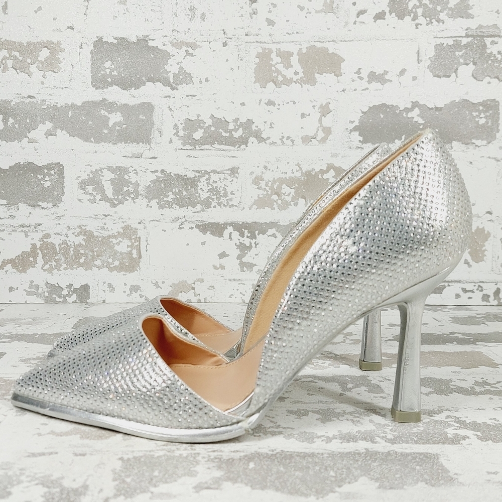 NEW Mia Ciana Silver Rhinestone Pointed Toe High Heel Pumps A488
